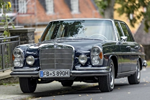 Vintage car Mercedes-Benz 300 SEL Automatic