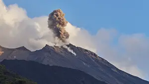 Volcanic eruption, ash cloud, Stromboli