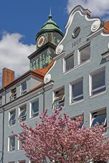 Volute gable, secondary school