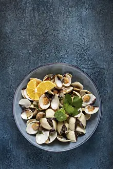 Vongole clams, with spices and white wine