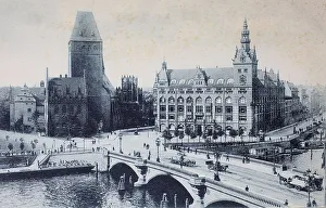 Waisenbruecke bridge and Maerkisches Museum