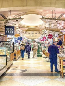 Walk through the Grand Cendtral Market