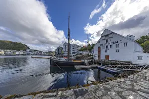 Walking tour of Alesund, More og Romsdalen, Norway
