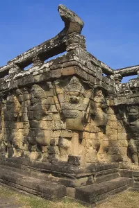Wall carved with Garudas and lions