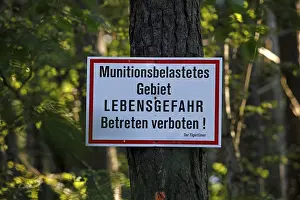Warning sign "Munitionsbelastetes Gebiet