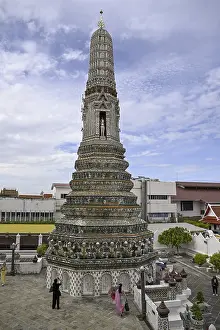 Wat Arun, Temple of Dawn, on the west bank of the Chao Phraya River
