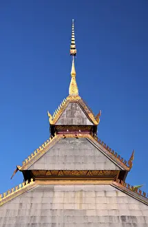 Wat Duang Di or The Good Luck Monastery dates from the 19th century