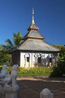 Wat Duang Di or The Good Luck Monastery dates from the 19th century