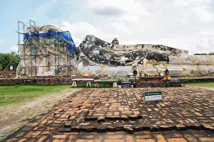 Wat Lokayasutharam, historic architecture in Ayutthaya