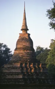 Wat Mahathat was founded in the 13th century by King Intharathit (c)