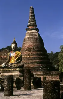 Wat Mahathat was founded in the 13th century by King Intharathit (c)