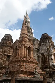 Wat Mahathat was founded in the 13th century by King Intharathit (c)