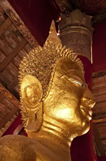 Wat Pak Khan was originally constructed in the mid-18th century
