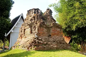 Wat Phra Kaeo Don Tao (The Monastery of the Emerald Buddha on the Water Jar Knoll)