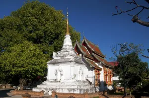 Wat Prasat (วัดปราสาท)