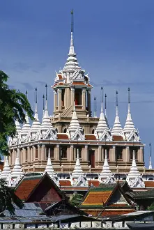 Wat Ratchanaddaram was built on the orders of King Nangklao (Rama III) for Mom Chao Ying Sommanus Wattanavadi in 1846