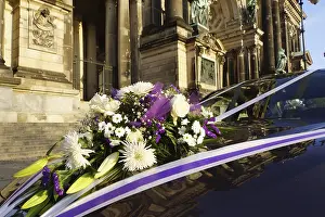 Wedding car in front of the Berlin Cathedral