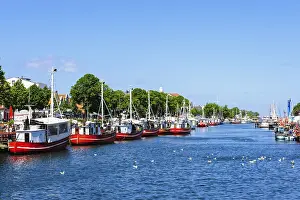 West bank of the Alter Strom in Warnemunde<br> West bank of the Alter Strom in Warnemnde
