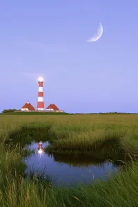 Westerheversand Lighthouse, moon