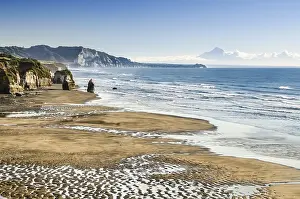 Category Mountain Landscapes Prints: White Cliffs Beach at low tide, Mt