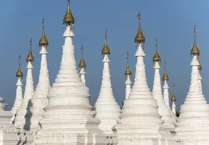 White stupas of Sandamuni or Sanda Muni Pagoda