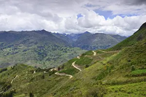 Winding mountain road, Ruta 111