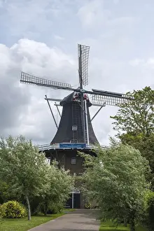 Windmill De Stormvogel (in German: The Storm Bird) octagonal tower mill