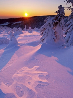 Winter evening on Cervena hora
