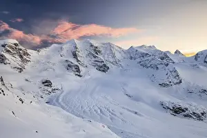 Category Mountain Landscapes Prints: Winter mountain panorama on the Diavolezza in the evening