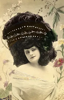 Woman with big hat, Hat fashion