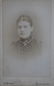 Woman, visiting format, Carte de Visite