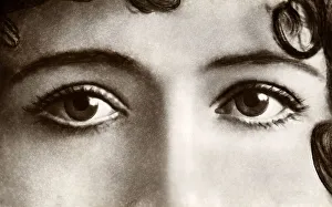 Woman's face, eyes, flirt, direct look