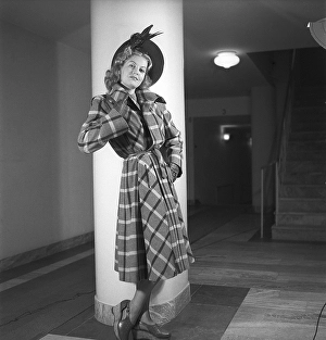 Women's fashion in the 1940s