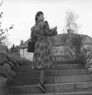Women's fashion in the 1940s