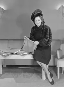 Women's fashion in the 1940s