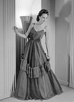 Women's fashion in the 1940s