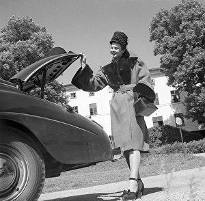 Women's fashion in the 1940s