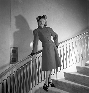 Women's fashion in the 1940s