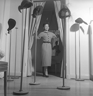 Women's fashion in the 1940s