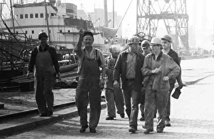 Work at the Port of Hamburg and Howaldtswerke Hamburg