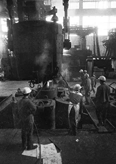 The work of the steelworkers, like here on 31 August 1971 at the Mannesmann-Huettenwerke in Duisburg