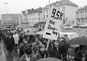 Workers and employees of the German Postal Workers Union (DPG) demonstrated against the wage offer of a 9