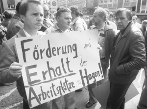 Workers of the Orenstein & paddock company came together with family members
