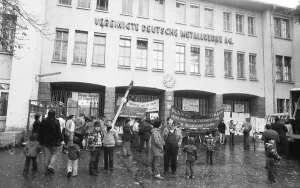 Workers at Vereinigte Deutsche Metallwerke AG (VDM)
