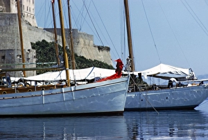 Yachten im Hafen von Calvi, Korsika, Frankreich, Ende der 1950er Jahre