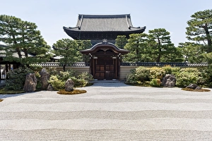Zen garden in Kennin-ji, Kenninji Temple