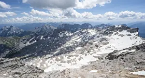 Zugspitzplatt with snow remains